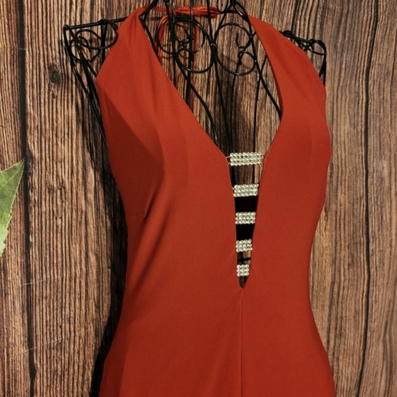 Nikki Italy Backless Formal Dress - Picture 6 of 8